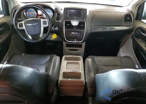 2016 Chrysler Town & Country Touring from USA, damaged, VIN 2C4RC1BG1GR301357